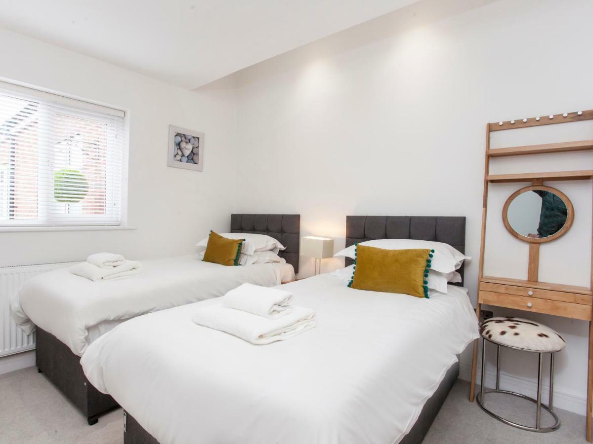 White House Apartments-Free Parking 1 Car Per Apartment 约克 外观 照片